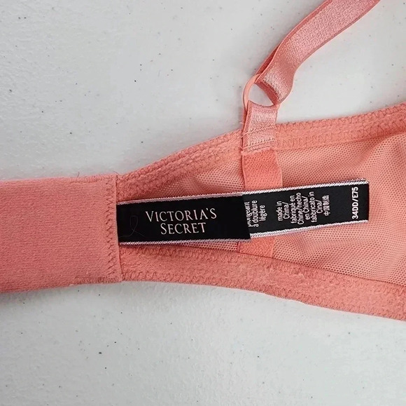 Victoria's Secret Very Sexy Lightly Lined Plunge Bra 34DD - Picture 7 of 10